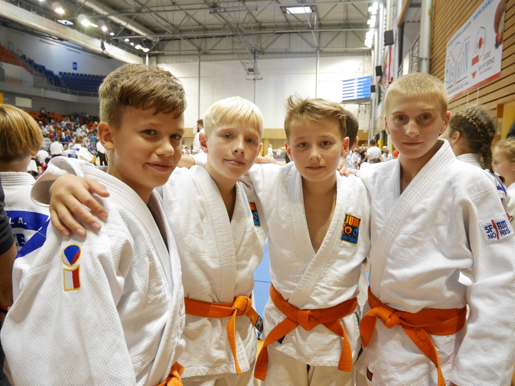 QUATRO 42 přejelo Brno